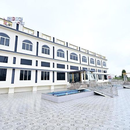 Hotel Vedika Garden Āmbavna Esterno foto