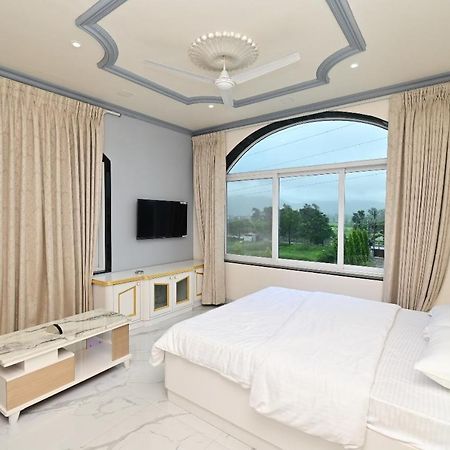 Hotel Vedika Garden Āmbavna Esterno foto