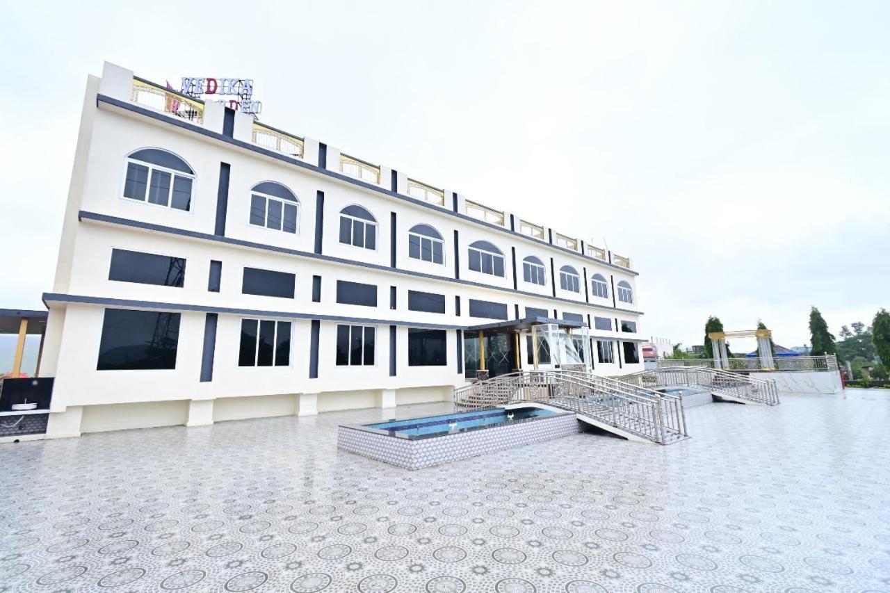 Hotel Vedika Garden Āmbavna Esterno foto