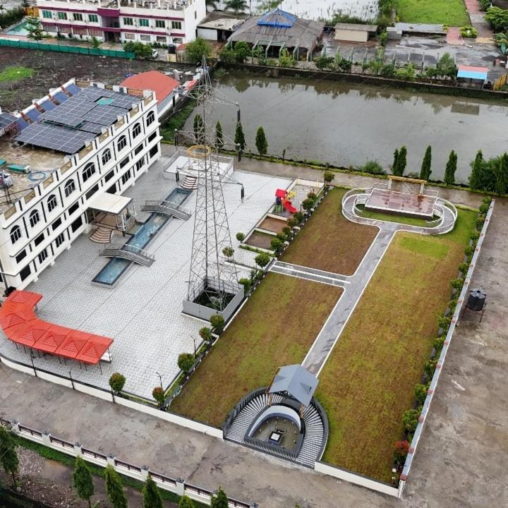 Hotel Vedika Garden Āmbavna Esterno foto